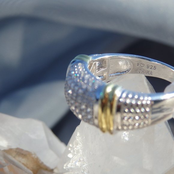 Silver band ring with multiple cz's.  size 6. - Picture 6 of 9